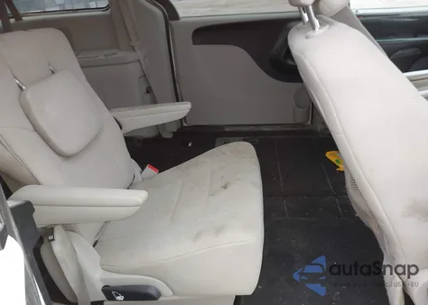 2011 Dodge Grand Caravan Express z USA, uszkodzony, nr VIN 2D4RN4DG3BR742668